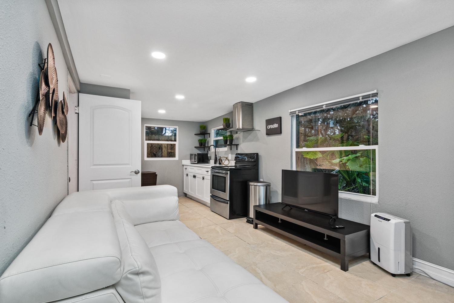 Apartment Modern House In Clearwater With Access To A Shared Swimming Pool