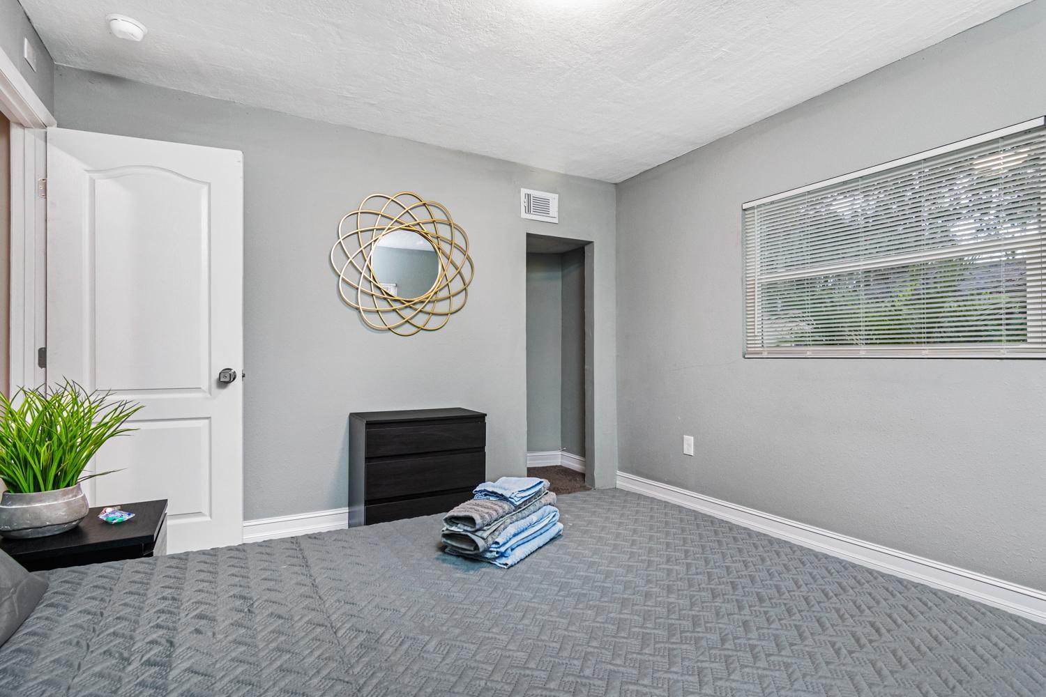 Apartment Modern House In Clearwater With Access To A Shared Swimming Pool *